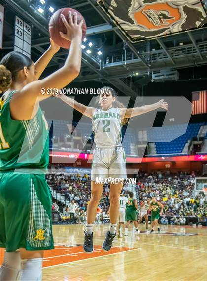 Thumbnail 1 in Norwalk vs. New London (CIAC Class LL Final) photogallery.