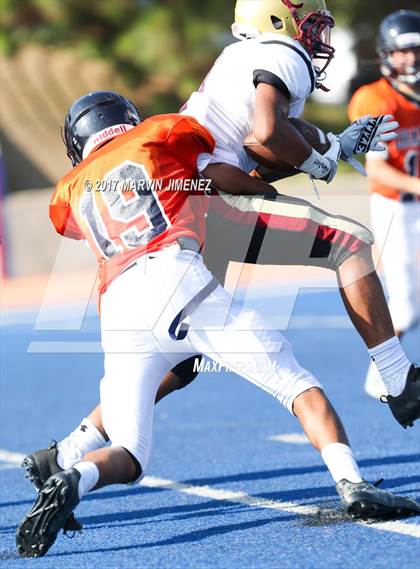 Thumbnail 3 in Oaks Christian vs Chaminade  photogallery.