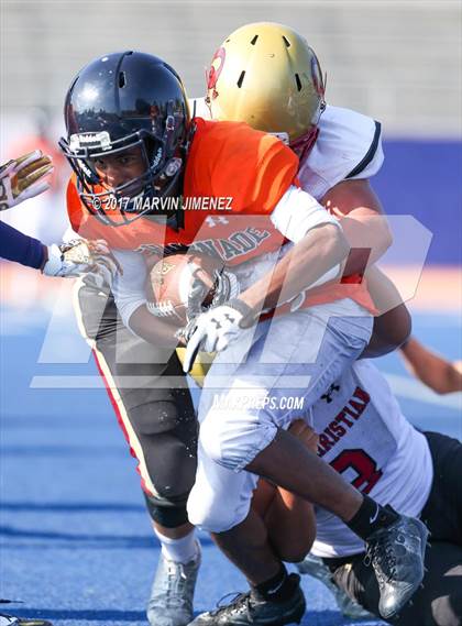 Thumbnail 3 in Oaks Christian vs Chaminade  photogallery.
