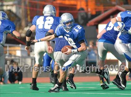 Thumbnail 2 in Hoosick Falls vs. Bronxville (NYSPHSAA Class C Semifinal) photogallery.