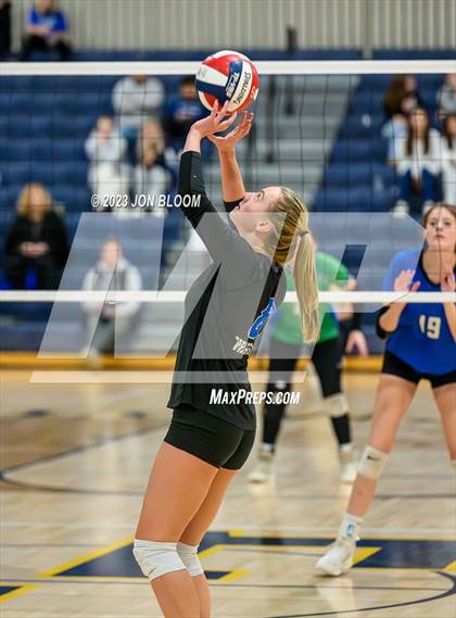 Thumbnail 2 in Darien vs. Southington (CIAC Class LL Final) photogallery.