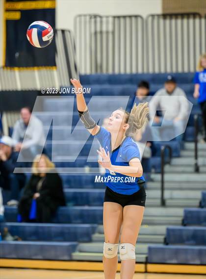 Thumbnail 3 in Darien vs. Southington (CIAC Class LL Final) photogallery.
