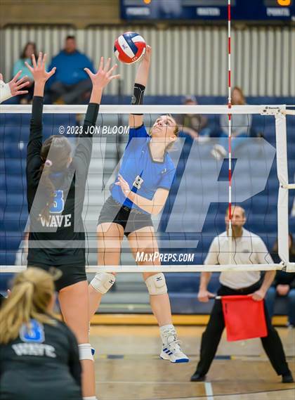 Thumbnail 2 in Darien vs. Southington (CIAC Class LL Final) photogallery.