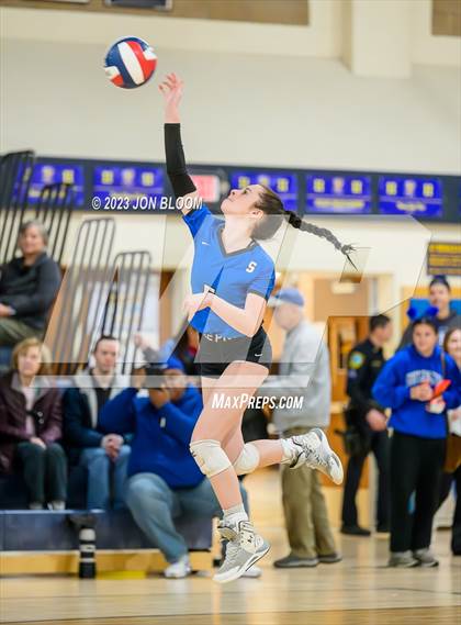 Thumbnail 1 in Darien vs. Southington (CIAC Class LL Final) photogallery.
