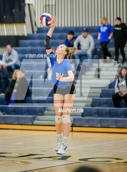 Thumbnail 2 in Darien vs. Southington (CIAC Class LL Final) photogallery.