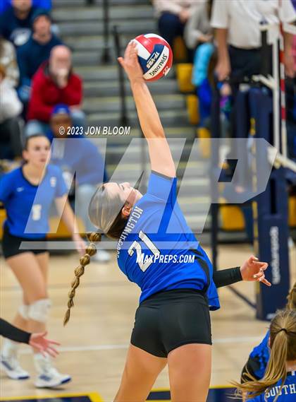 Thumbnail 2 in Darien vs. Southington (CIAC Class LL Final) photogallery.