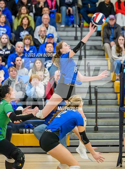 Thumbnail 3 in Darien vs. Southington (CIAC Class LL Final) photogallery.