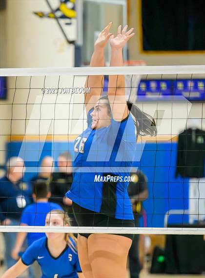 Thumbnail 3 in Darien vs. Southington (CIAC Class LL Final) photogallery.