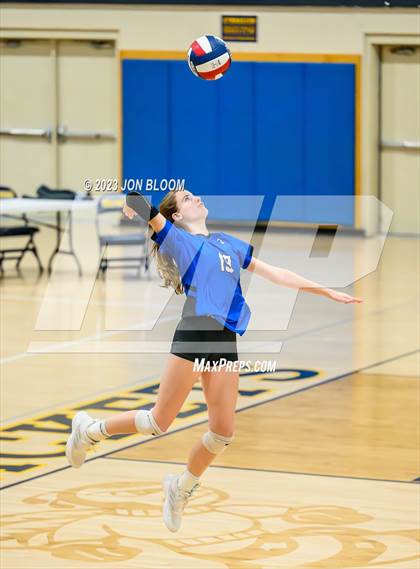 Thumbnail 2 in Darien vs. Southington (CIAC Class LL Final) photogallery.