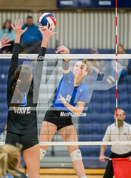 Thumbnail 3 in Darien vs. Southington (CIAC Class LL Final) photogallery.