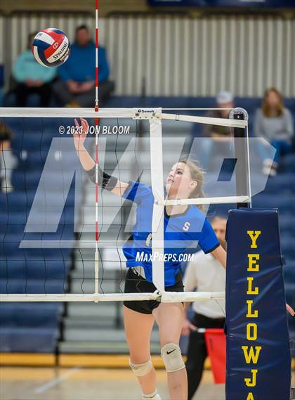 Thumbnail 1 in Darien vs. Southington (CIAC Class LL Final) photogallery.