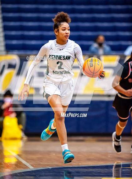 Thumbnail 2 in Osborne vs Kennesaw Mountain (GHSA Region 6-AAAAAA Playoff) photogallery.