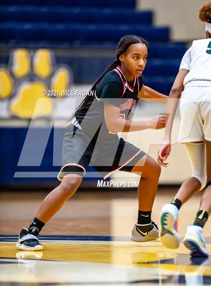 Thumbnail 1 in Osborne vs Kennesaw Mountain (GHSA Region 6-AAAAAA Playoff) photogallery.