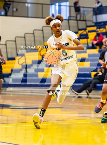 Thumbnail 2 in Osborne vs Kennesaw Mountain (GHSA Region 6-AAAAAA Playoff) photogallery.