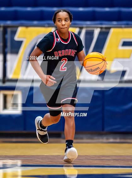 Thumbnail 3 in Osborne vs Kennesaw Mountain (GHSA Region 6-AAAAAA Playoff) photogallery.