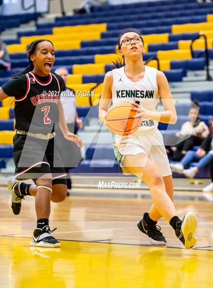 Thumbnail 1 in Osborne vs Kennesaw Mountain (GHSA Region 6-AAAAAA Playoff) photogallery.