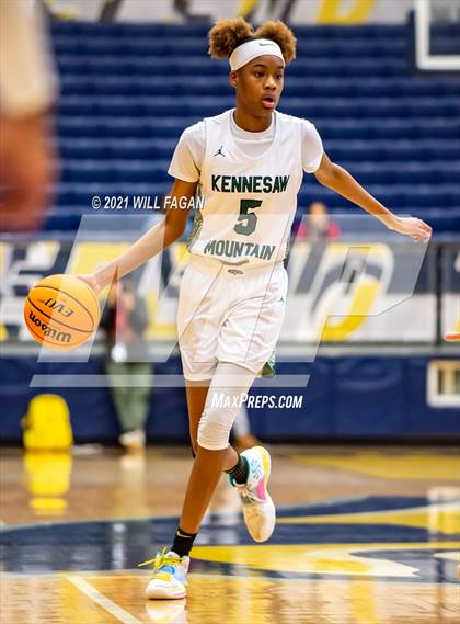 Thumbnail 3 in Osborne vs Kennesaw Mountain (GHSA Region 6-AAAAAA Playoff) photogallery.