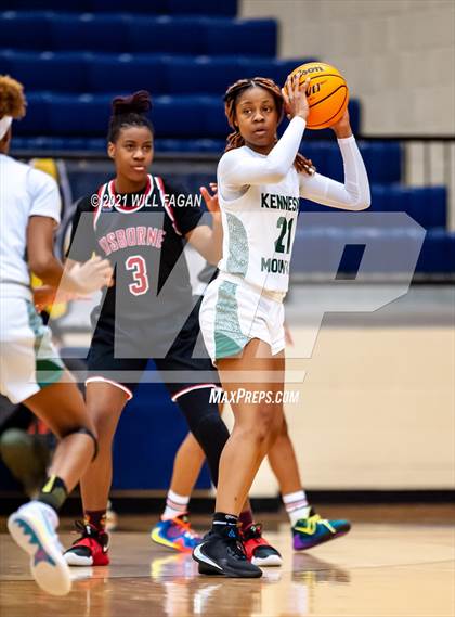 Thumbnail 3 in Osborne vs Kennesaw Mountain (GHSA Region 6-AAAAAA Playoff) photogallery.