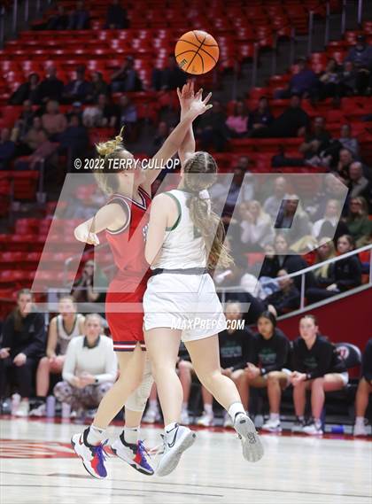 Thumbnail 3 in Springville vs. Olympus (UHSAA 5A Quarterfinal) photogallery.