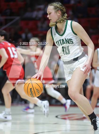 Thumbnail 1 in Springville vs. Olympus (UHSAA 5A Quarterfinal) photogallery.