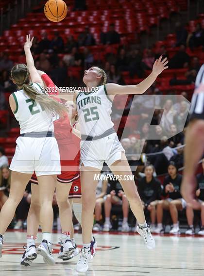 Thumbnail 1 in Springville vs. Olympus (UHSAA 5A Quarterfinal) photogallery.