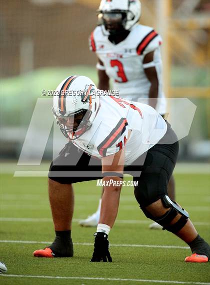 Thumbnail 2 in Haltom vs Keller Central photogallery.