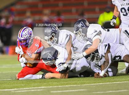 Thumbnail 3 in Valor Christian vs. Cherry Creek (CHSAA 5A State Final) photogallery.