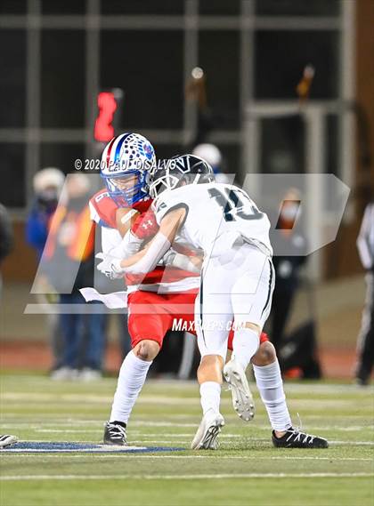 Thumbnail 2 in Valor Christian vs. Cherry Creek (CHSAA 5A State Final) photogallery.