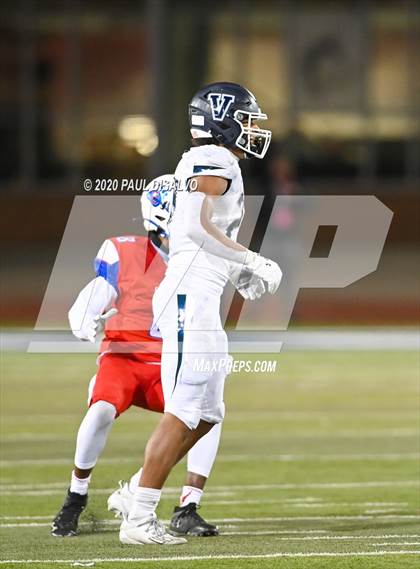 Thumbnail 2 in Valor Christian vs. Cherry Creek (CHSAA 5A State Final) photogallery.