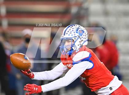 Thumbnail 3 in Valor Christian vs. Cherry Creek (CHSAA 5A State Final) photogallery.