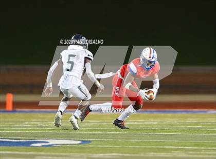 Thumbnail 2 in Valor Christian vs. Cherry Creek (CHSAA 5A State Final) photogallery.