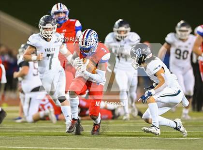 Thumbnail 3 in Valor Christian vs. Cherry Creek (CHSAA 5A State Final) photogallery.