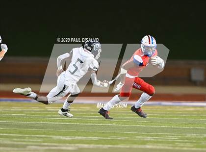 Thumbnail 2 in Valor Christian vs. Cherry Creek (CHSAA 5A State Final) photogallery.