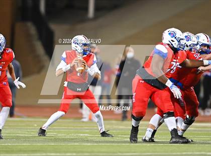 Thumbnail 2 in Valor Christian vs. Cherry Creek (CHSAA 5A State Final) photogallery.