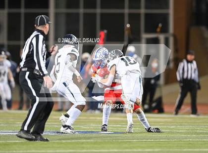 Thumbnail 3 in Valor Christian vs. Cherry Creek (CHSAA 5A State Final) photogallery.
