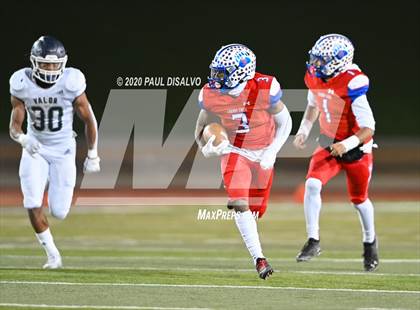 Thumbnail 3 in Valor Christian vs. Cherry Creek (CHSAA 5A State Final) photogallery.