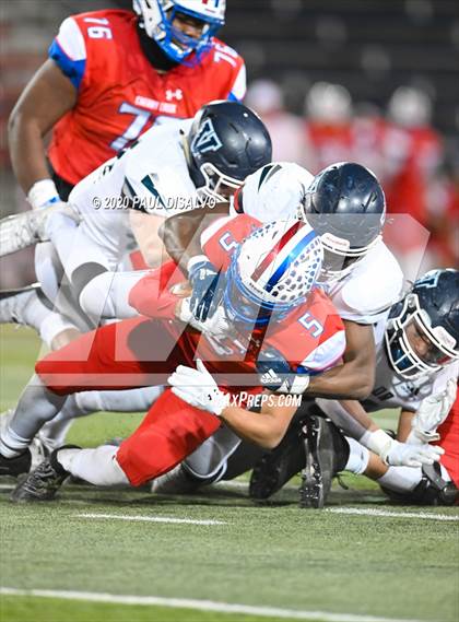 Thumbnail 1 in Valor Christian vs. Cherry Creek (CHSAA 5A State Final) photogallery.