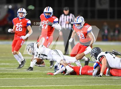 Thumbnail 2 in Valor Christian vs. Cherry Creek (CHSAA 5A State Final) photogallery.