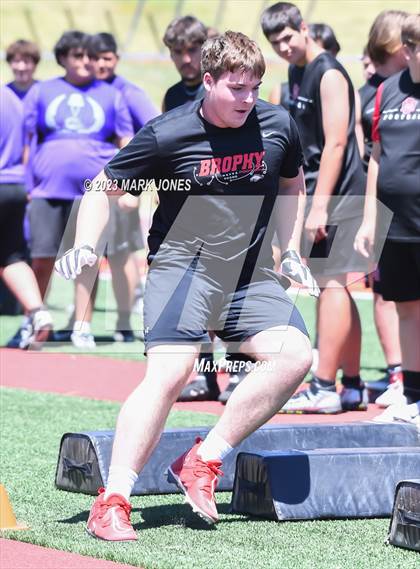 Thumbnail 1 in Big Man Contest (Mingus 7 on 7 Tournament) photogallery.
