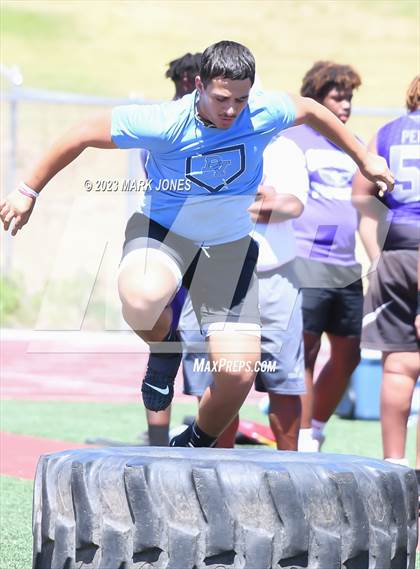 Thumbnail 2 in Big Man Contest (Mingus 7 on 7 Tournament) photogallery.