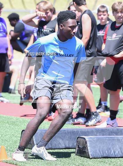 Thumbnail 3 in Big Man Contest (Mingus 7 on 7 Tournament) photogallery.