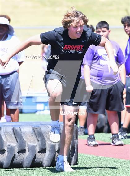 Thumbnail 1 in Big Man Contest (Mingus 7 on 7 Tournament) photogallery.