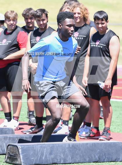Thumbnail 1 in Big Man Contest (Mingus 7 on 7 Tournament) photogallery.