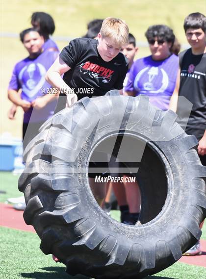 Thumbnail 1 in Big Man Contest (Mingus 7 on 7 Tournament) photogallery.