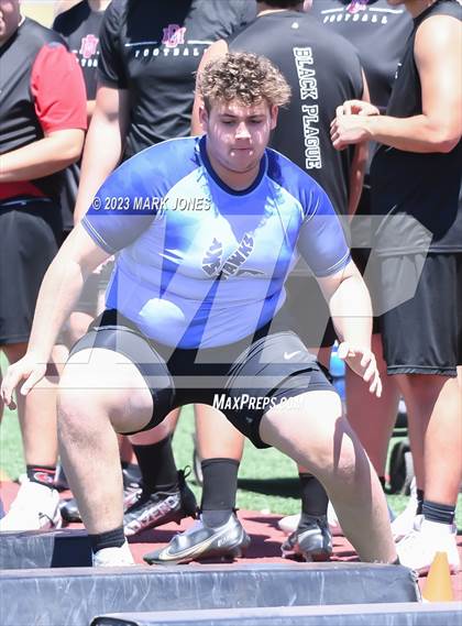 Thumbnail 1 in Big Man Contest (Mingus 7 on 7 Tournament) photogallery.