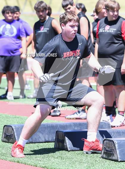 Thumbnail 3 in Big Man Contest (Mingus 7 on 7 Tournament) photogallery.