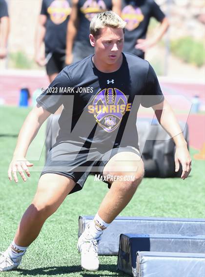 Thumbnail 2 in Big Man Contest (Mingus 7 on 7 Tournament) photogallery.