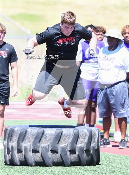 Thumbnail 3 in Big Man Contest (Mingus 7 on 7 Tournament) photogallery.