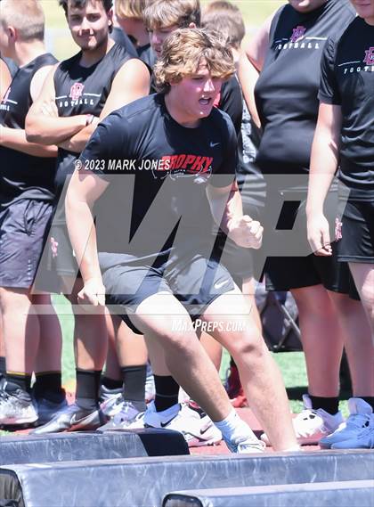 Thumbnail 2 in Big Man Contest (Mingus 7 on 7 Tournament) photogallery.