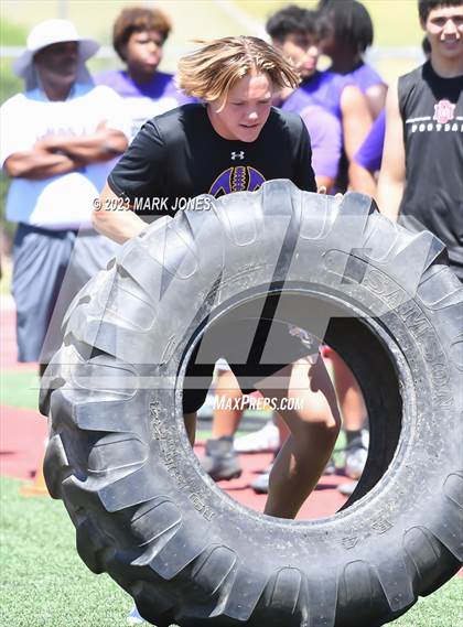 Thumbnail 1 in Big Man Contest (Mingus 7 on 7 Tournament) photogallery.